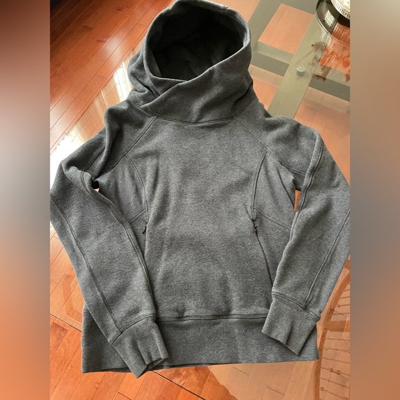Lululemon Under Wraps Pullover - size 8 Heather Grey. - Picture 2 of 15